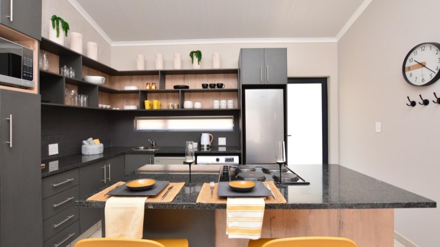 To Let 2 Bedroom Property for Rent in Van Der Hoff Park North West